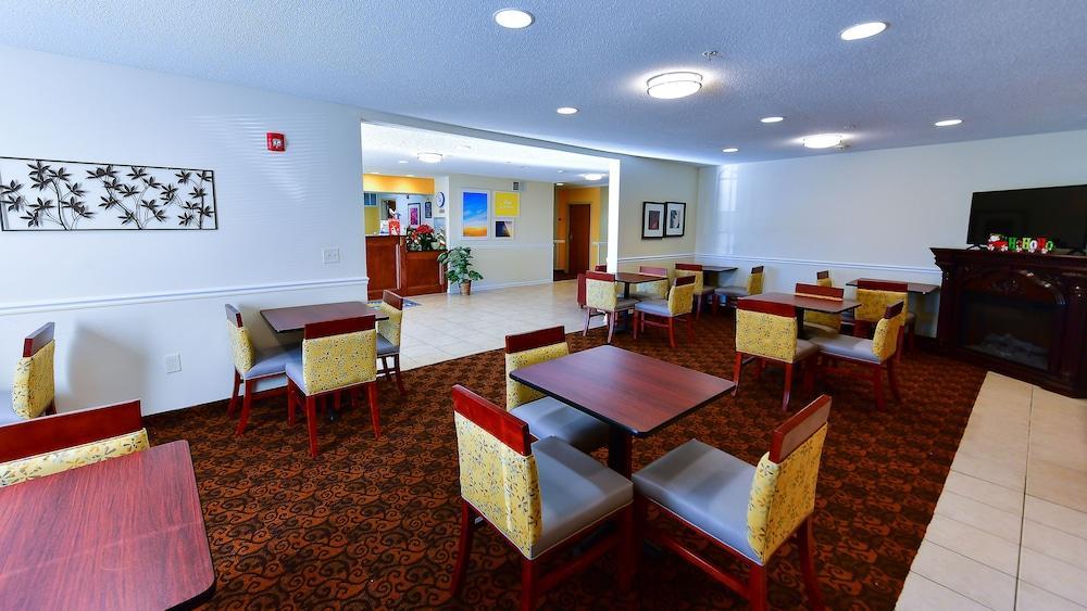 Days Inn By Wyndham Greensboro Nc מראה חיצוני תמונה