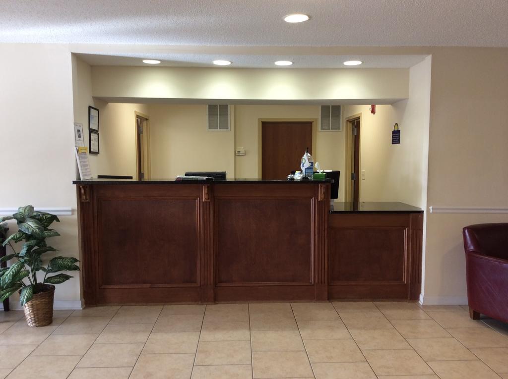 Days Inn By Wyndham Greensboro Nc מראה חיצוני תמונה