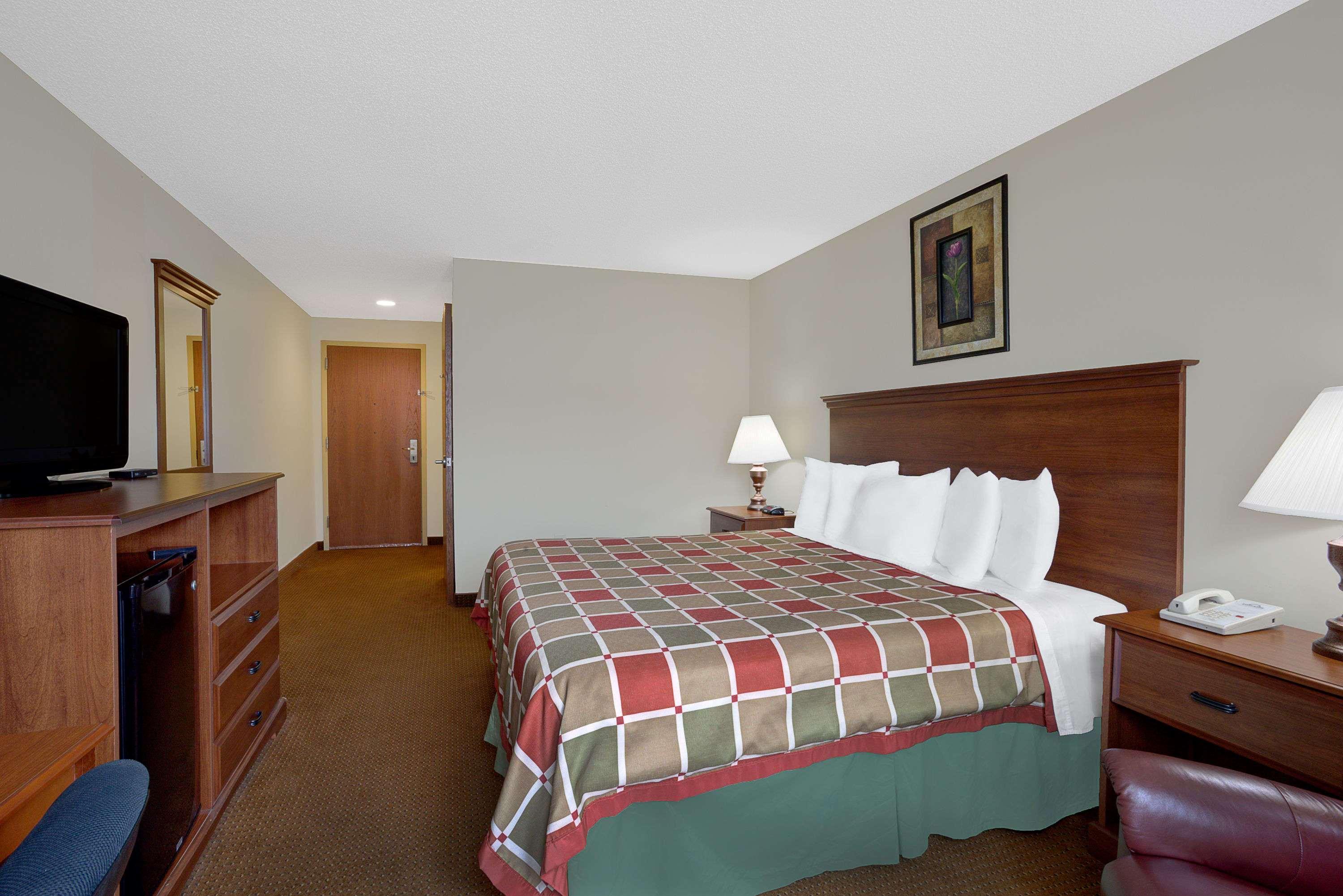 Days Inn By Wyndham Greensboro Nc מראה חיצוני תמונה