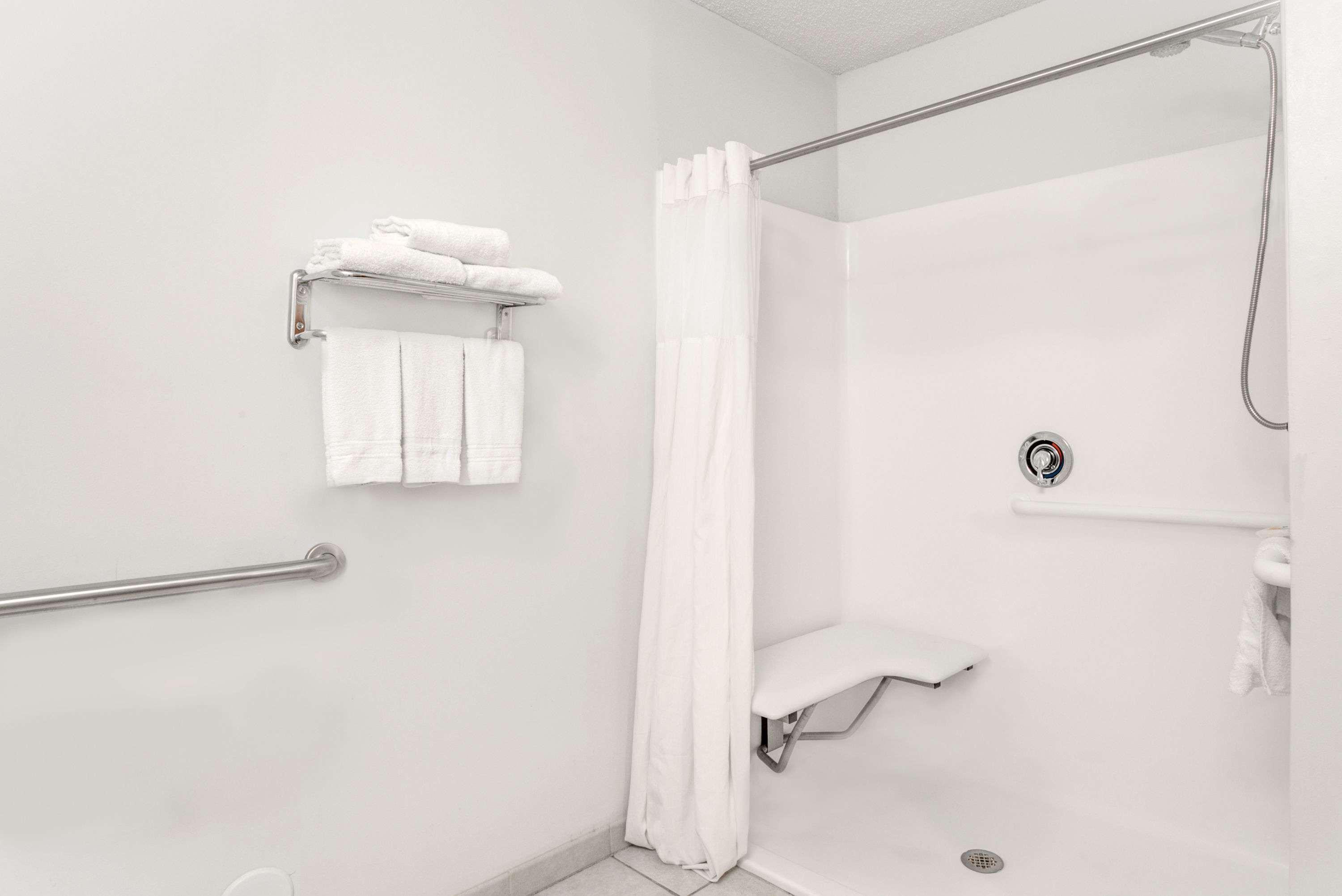 Days Inn By Wyndham Greensboro Nc מראה חיצוני תמונה
