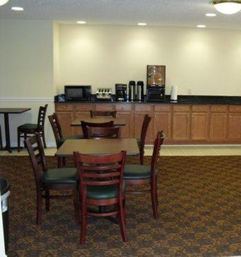 Days Inn By Wyndham Greensboro Nc מראה חיצוני תמונה