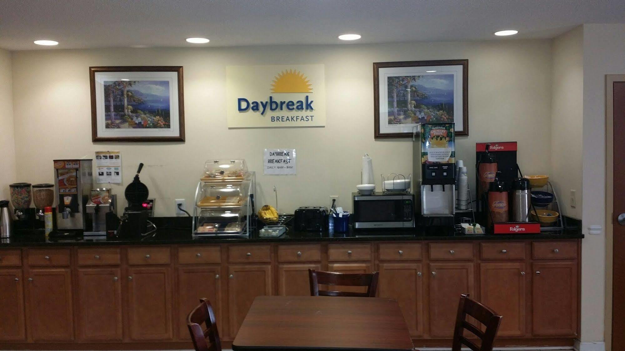 Days Inn By Wyndham Greensboro Nc מראה חיצוני תמונה