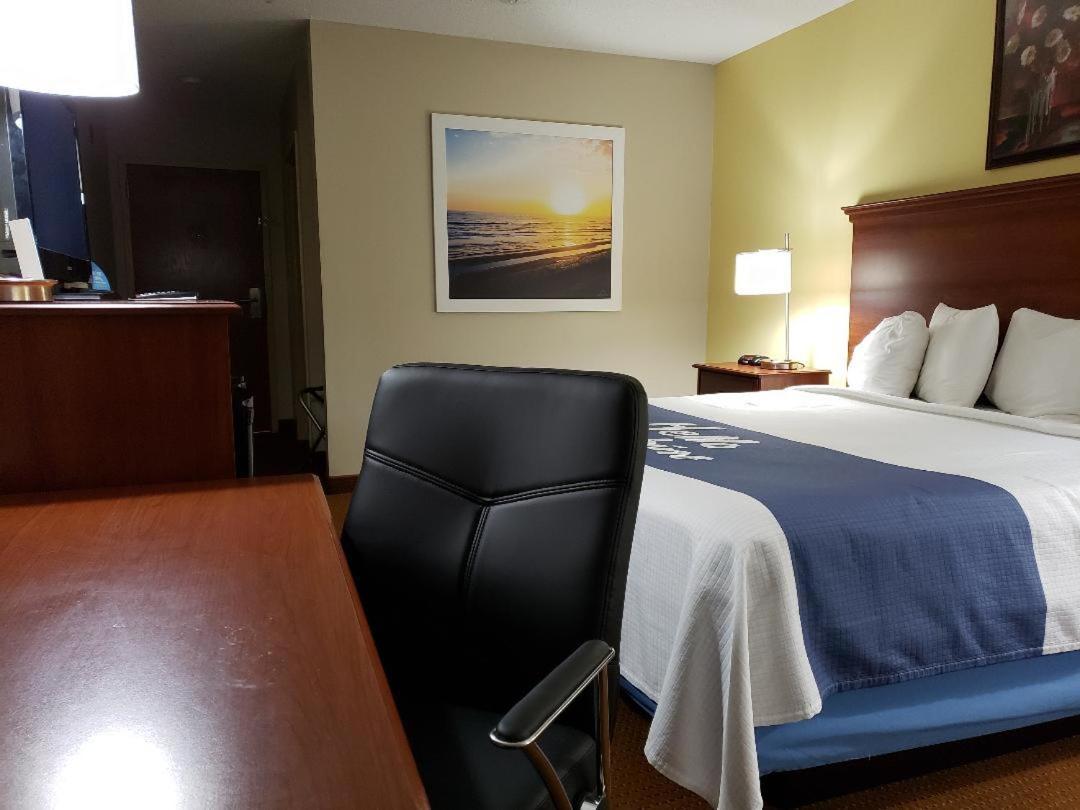 Days Inn By Wyndham Greensboro Nc מראה חיצוני תמונה